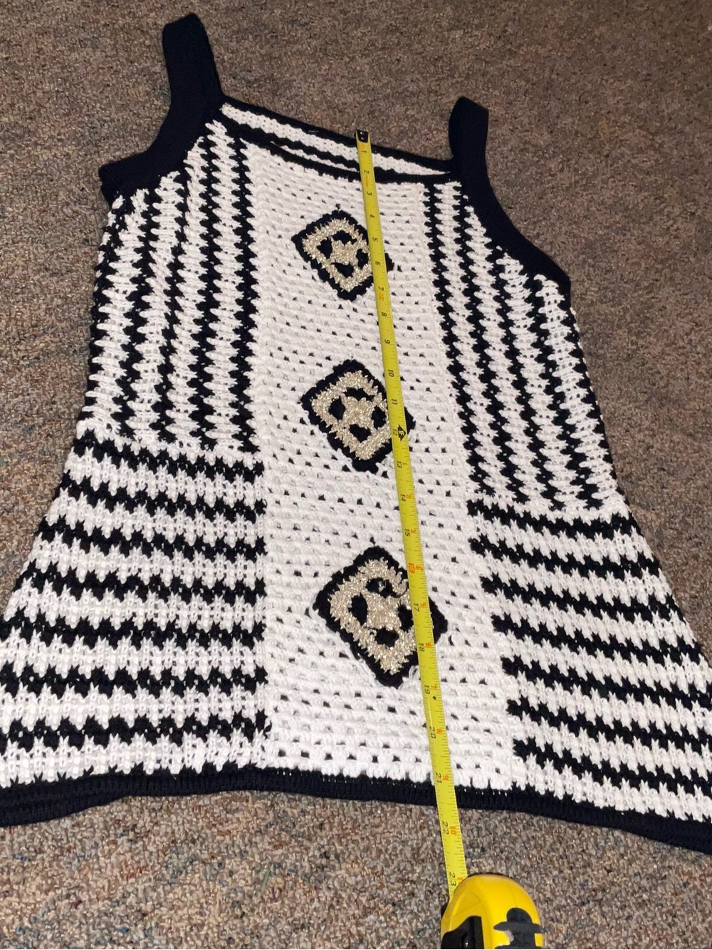 INC international concepts MACYS NWOT sz S black white gold CROCHET tank